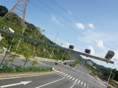 hth华体官方下载浅析几种电子警察的优点与缺点