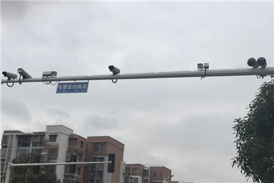 鸣笛抓拍电子警察上岗，抖友们注意了！