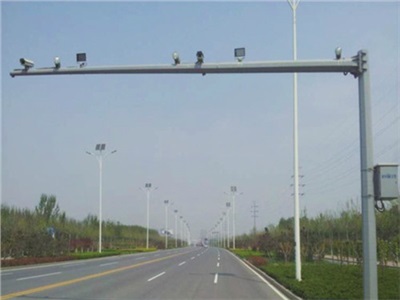 南京1200余套电子警察升级 抓拍开车打电话行为